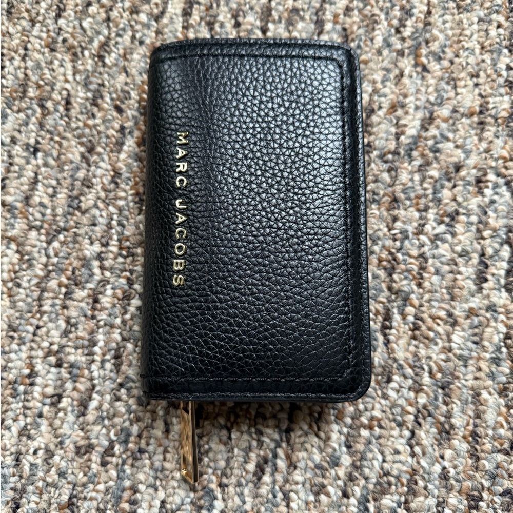 Marc Jacobs Black Textured Compact Wallet